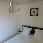 펜션 Spacious Family With Countryside Views