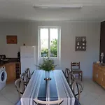Spacious Family With Countryside Views 펜션 Salviac