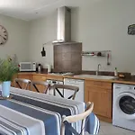 펜션 Spacious Family With Countryside Views Salviac