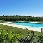 Spacious Family With Countryside Views 펜션
