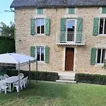 펜션 Spacious Family With Countryside Views *