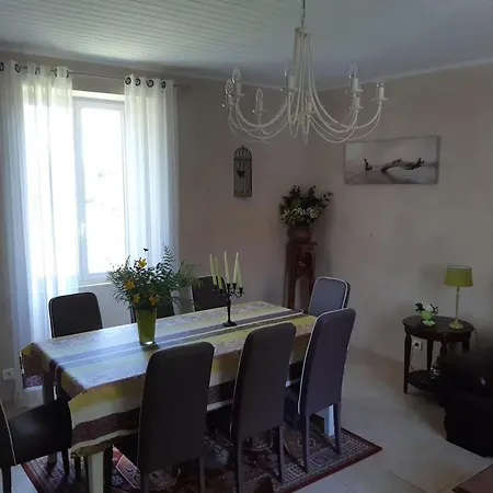 Prázdninový dům Spacious Family With Countryside Views Salviac